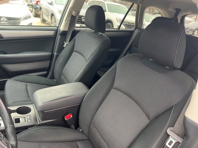 Used 2017 Subaru Outback 2.5i Premium image 7