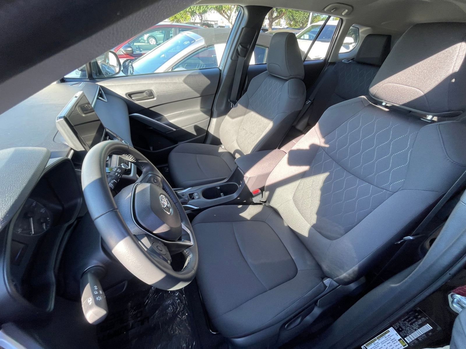 Used 2025 Toyota Corolla Cross LE image 36