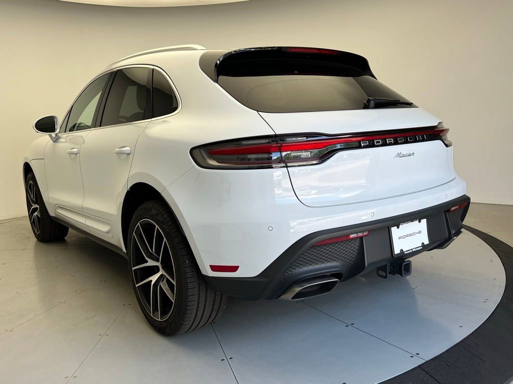 Certified 2023 Porsche Macan AWD/4WD image 3
