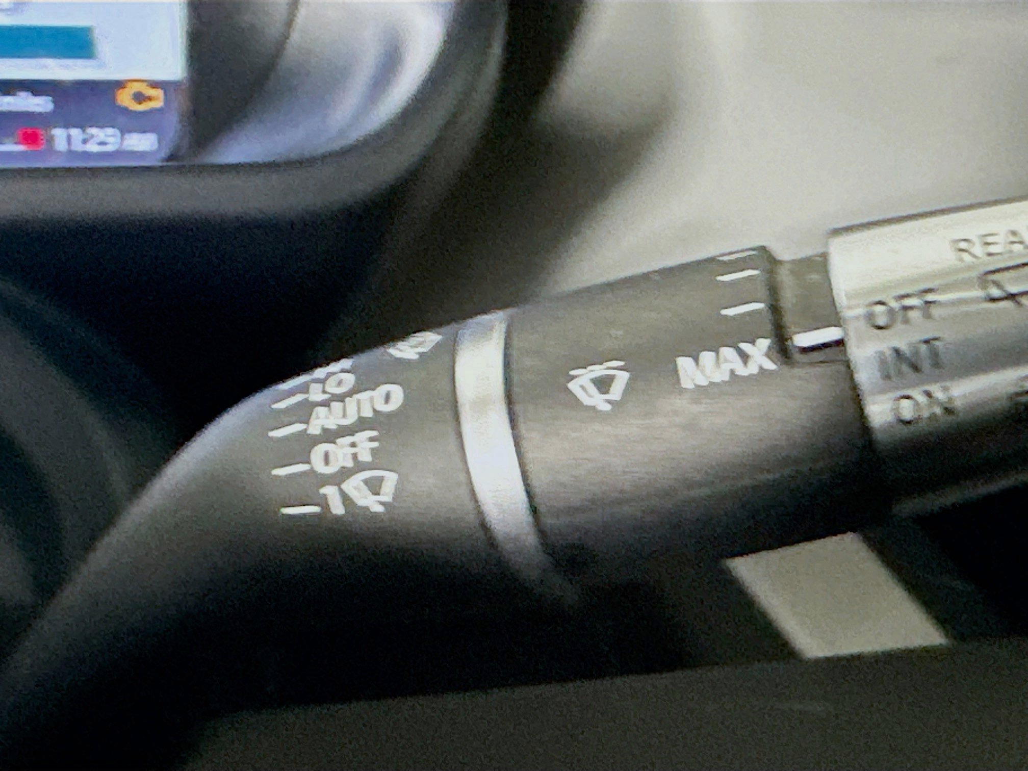 Used 2021 Land Rover Defender 90 First Edition image 21