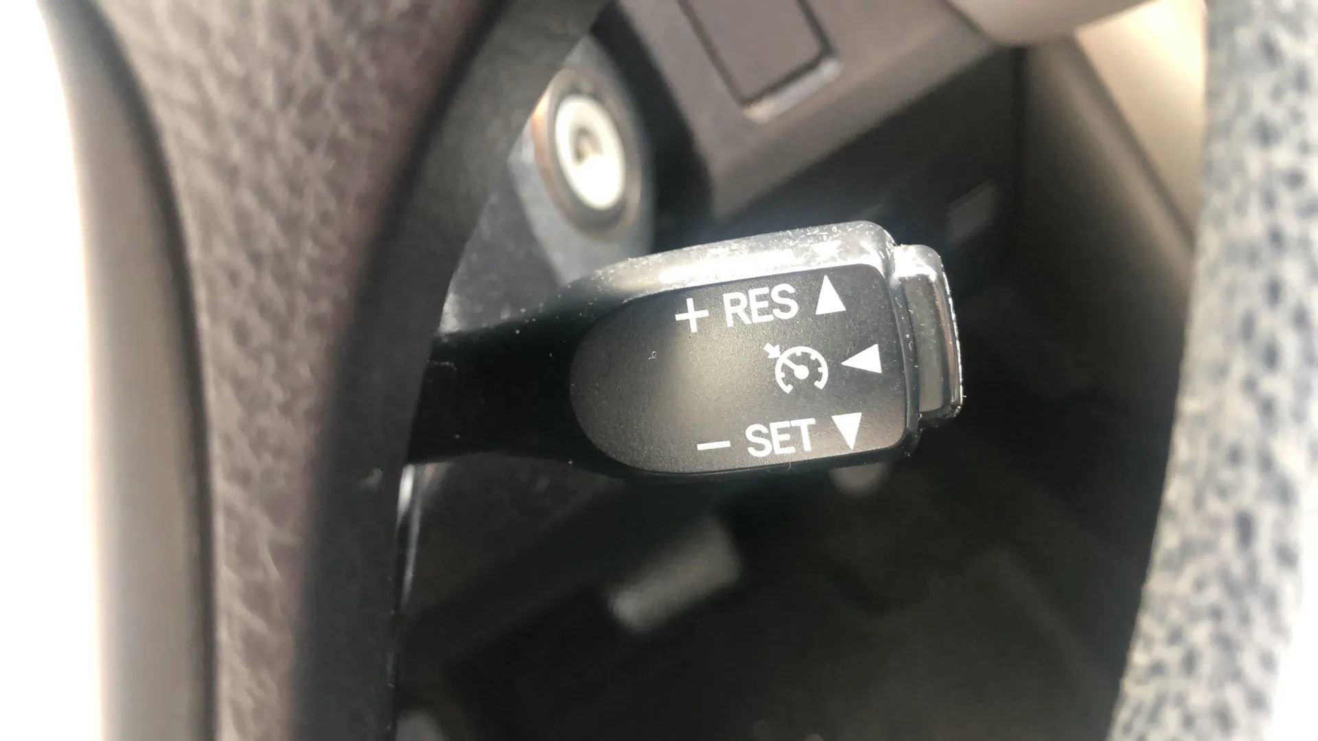 Used 2013 Toyota RAV4 XLE AWD/4WD image 32