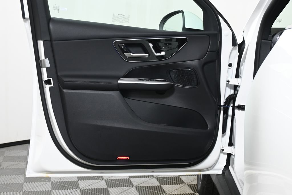 Certified 2025 Mercedes-Benz GLC 300 4MATIC image 21