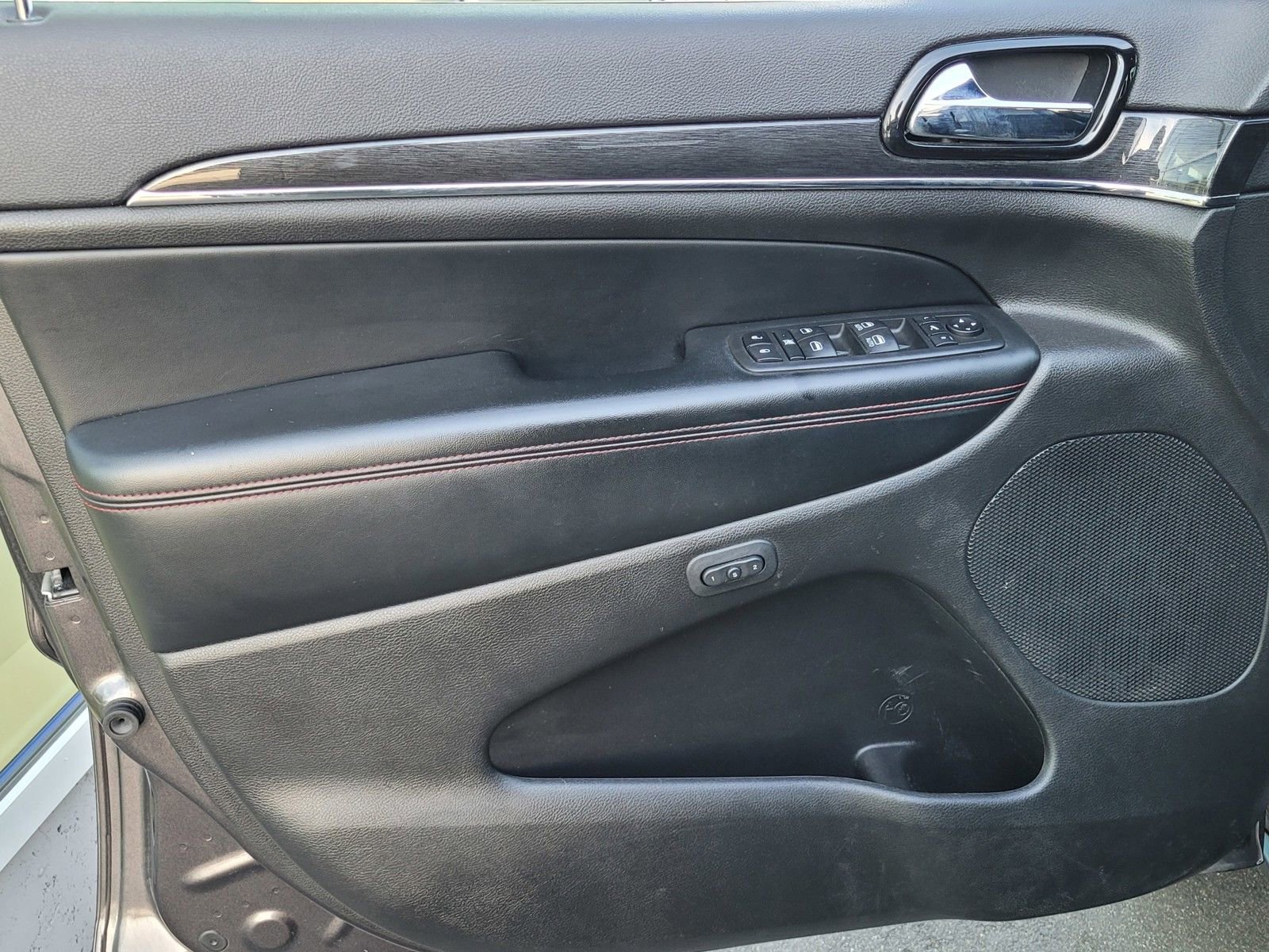 Used 2020 Jeep Grand Cherokee Trailhawk image 16