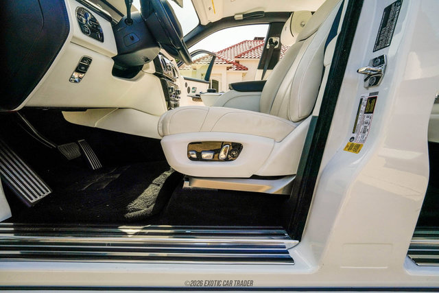 Used 2020 Rolls-Royce Phantom Sedan RWD image 41
