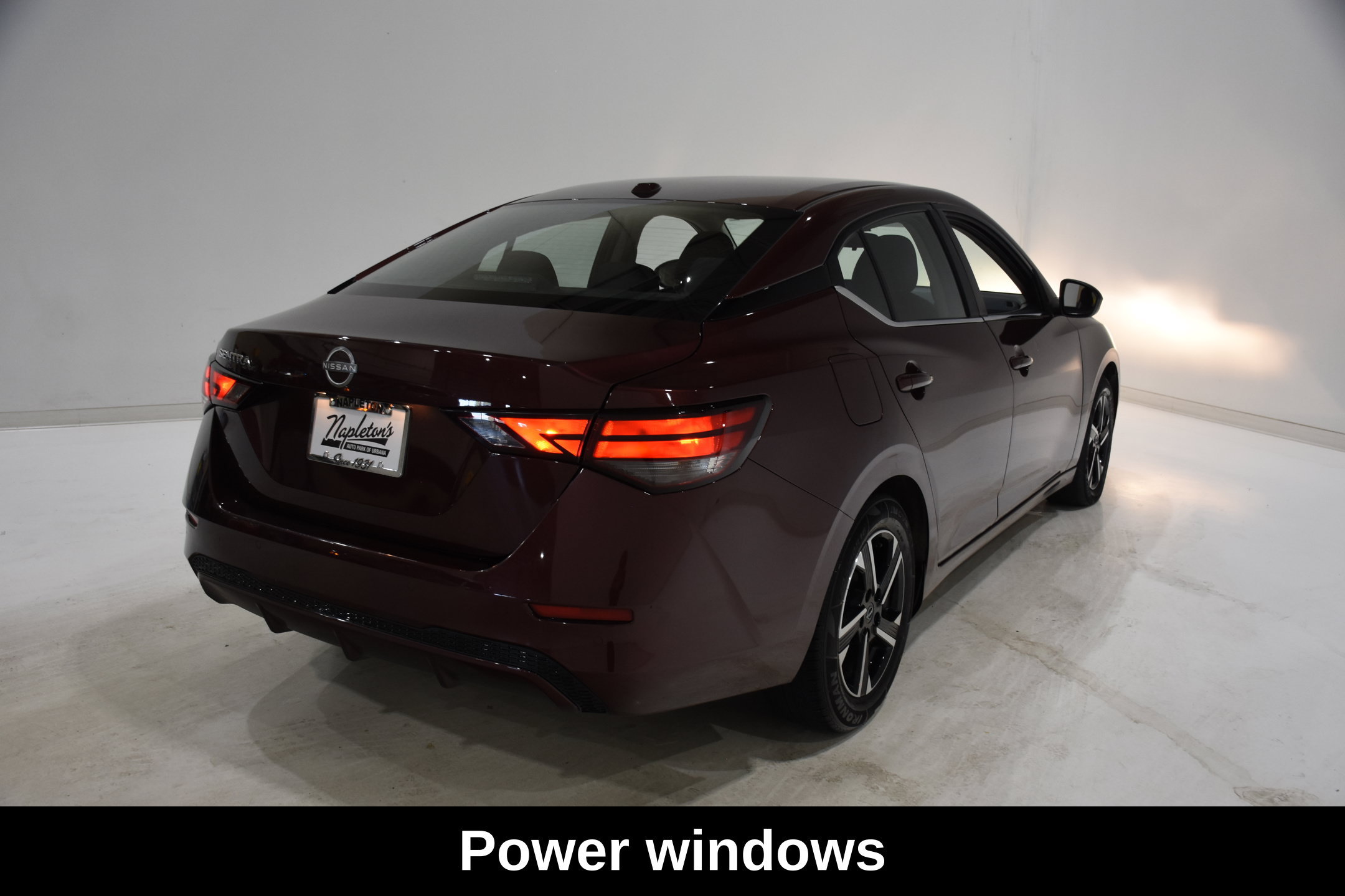 Used 2025 Nissan Sentra SV FWD image 4