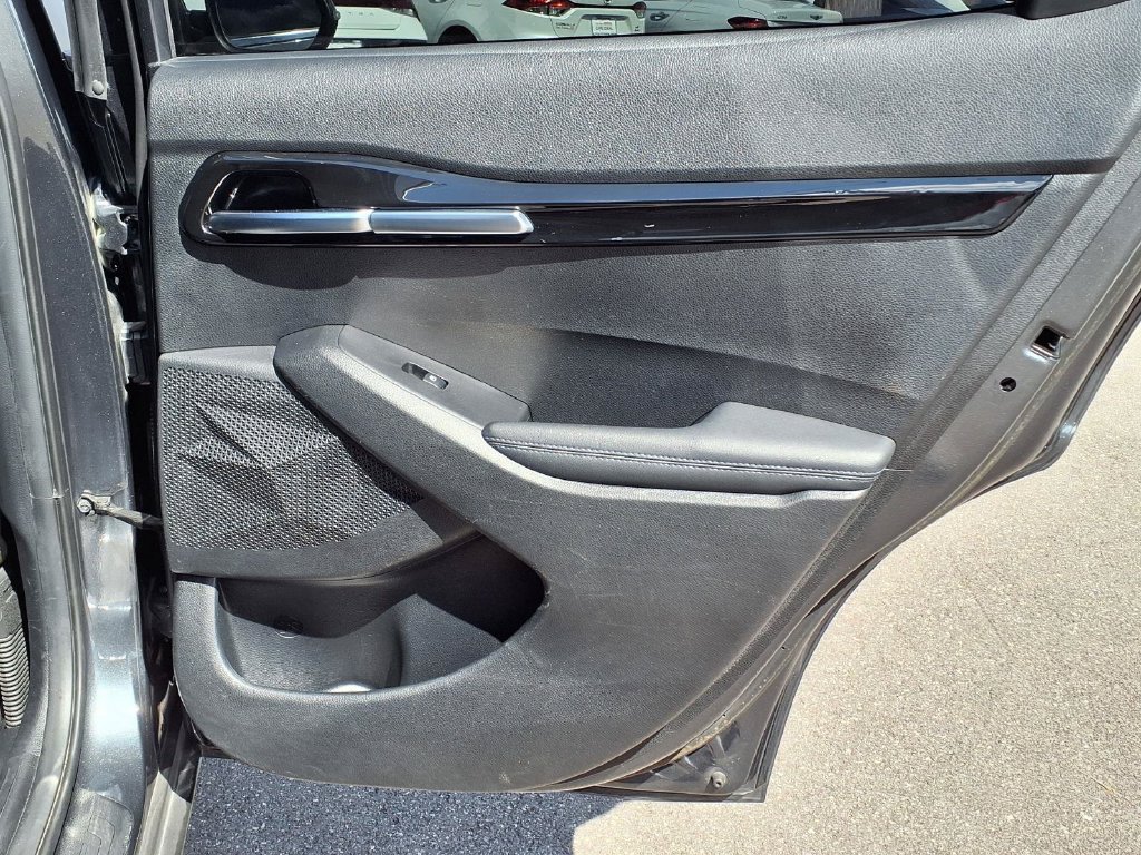 Used 2023 Kia Seltos S FWD image 16