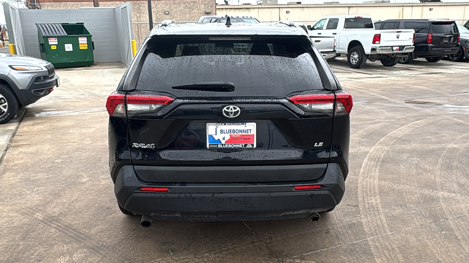 Used 2019 Toyota RAV4 LE FWD image 6