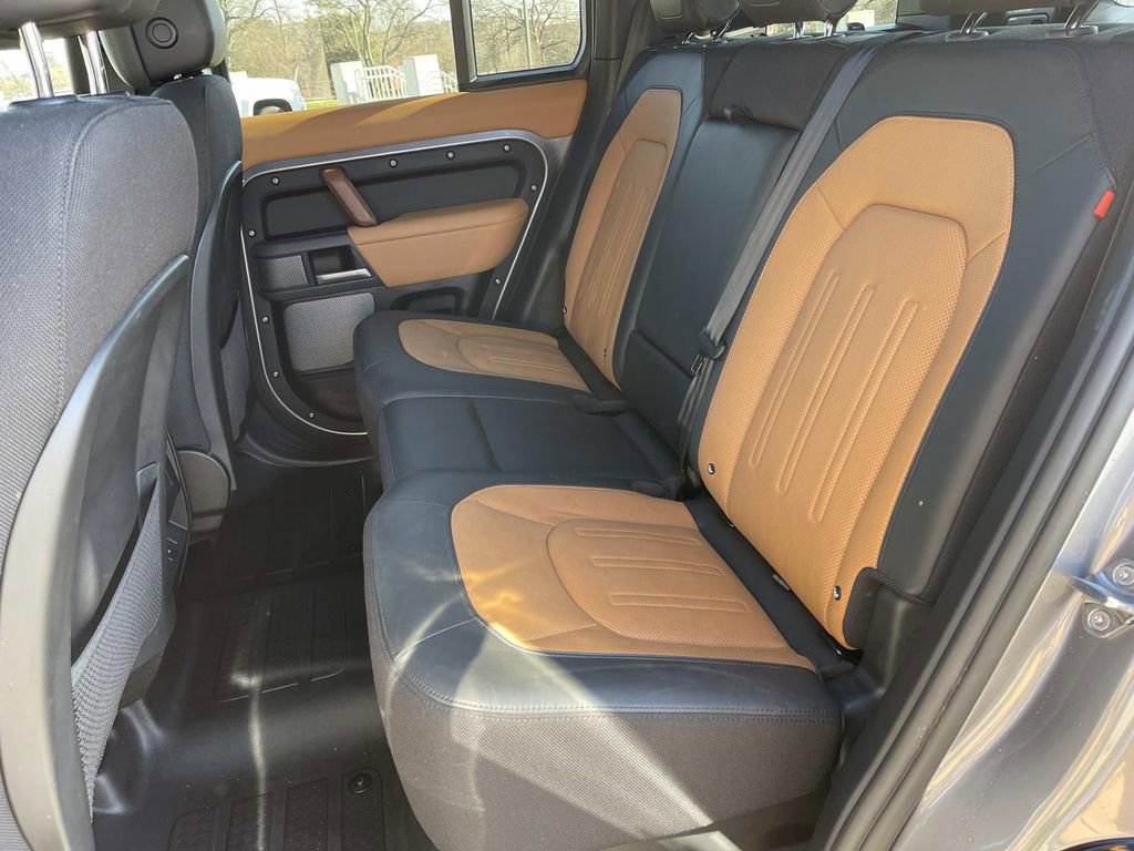 Used 2024 Land Rover Defender 110 X image 10