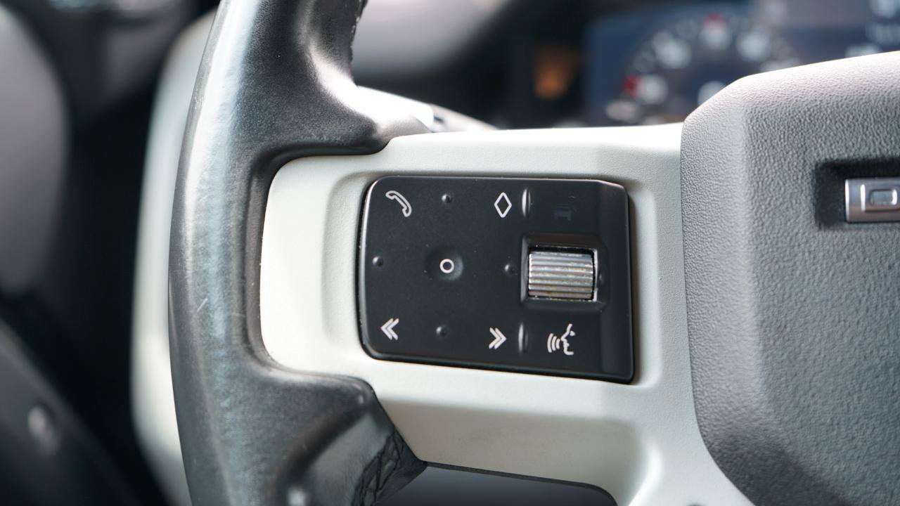 Used 2021 Land Rover Defender 110 X-Dynamic SE AWD/4WD image 67