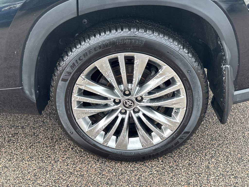 Used 2024 Toyota Highlander Platinum image 44