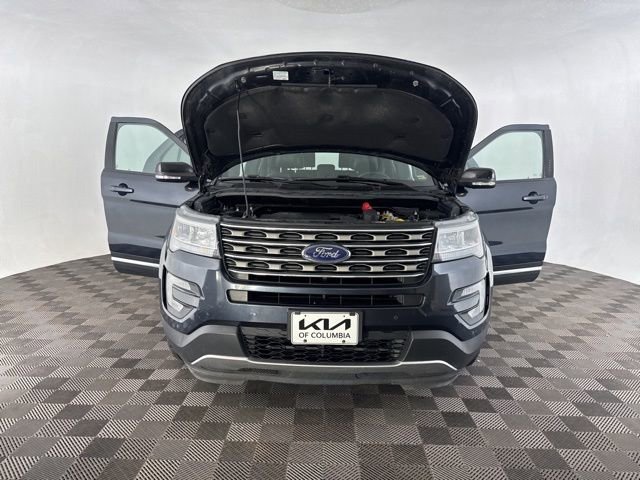 Used 2017 Ford Explorer XLT w/ Equipment Group 202A image 13