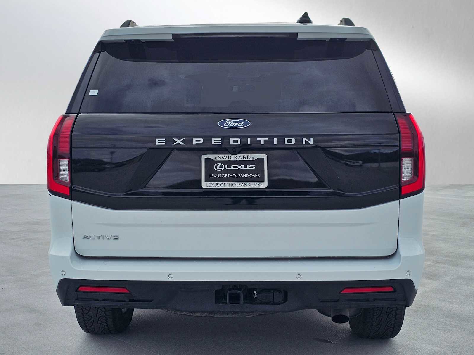 Used 2025 Ford Expedition Active AWD/4WD image 4