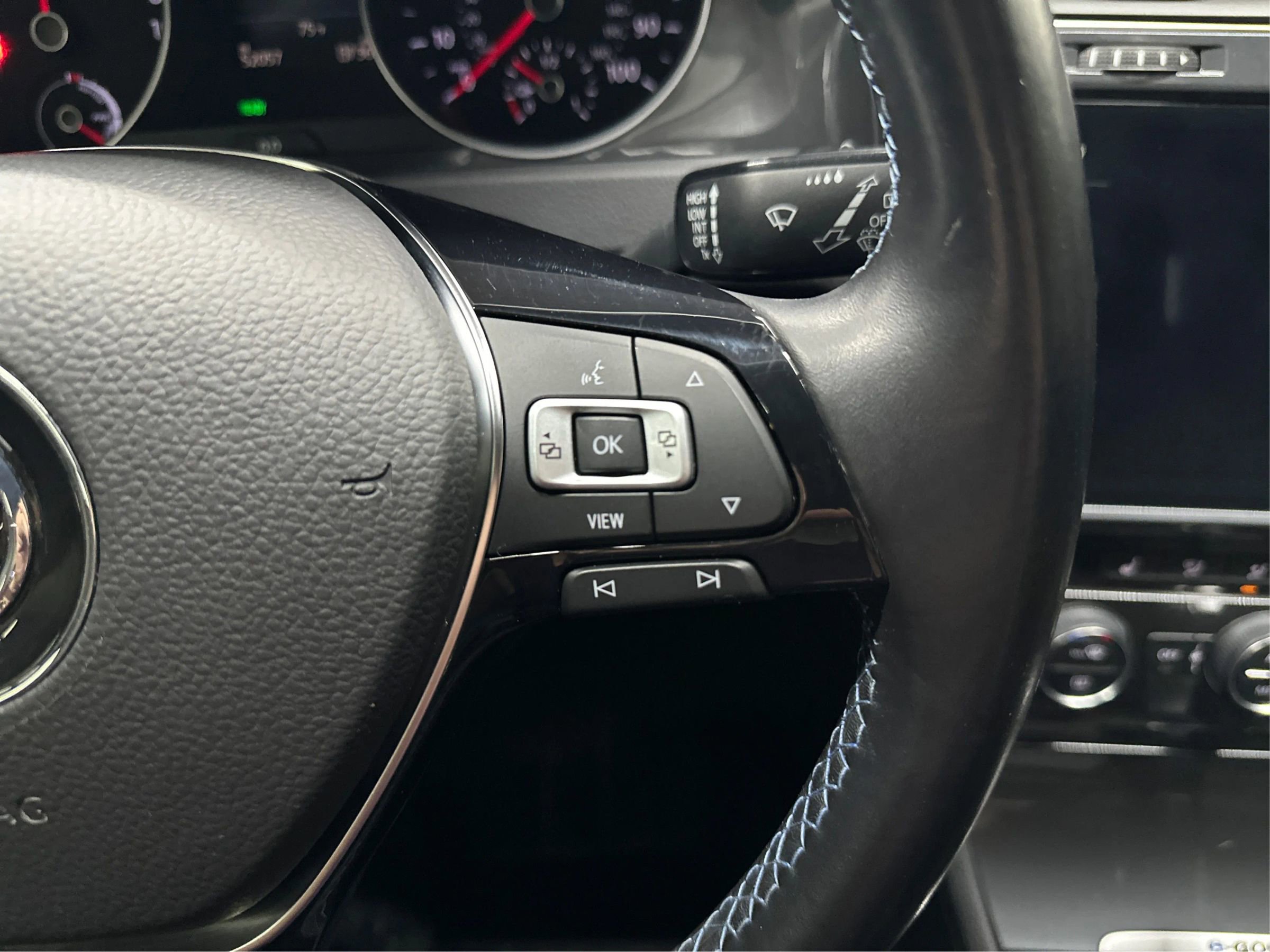 Used 2019 Volkswagen e-Golf SE w/ Driver Assistance Package image 24