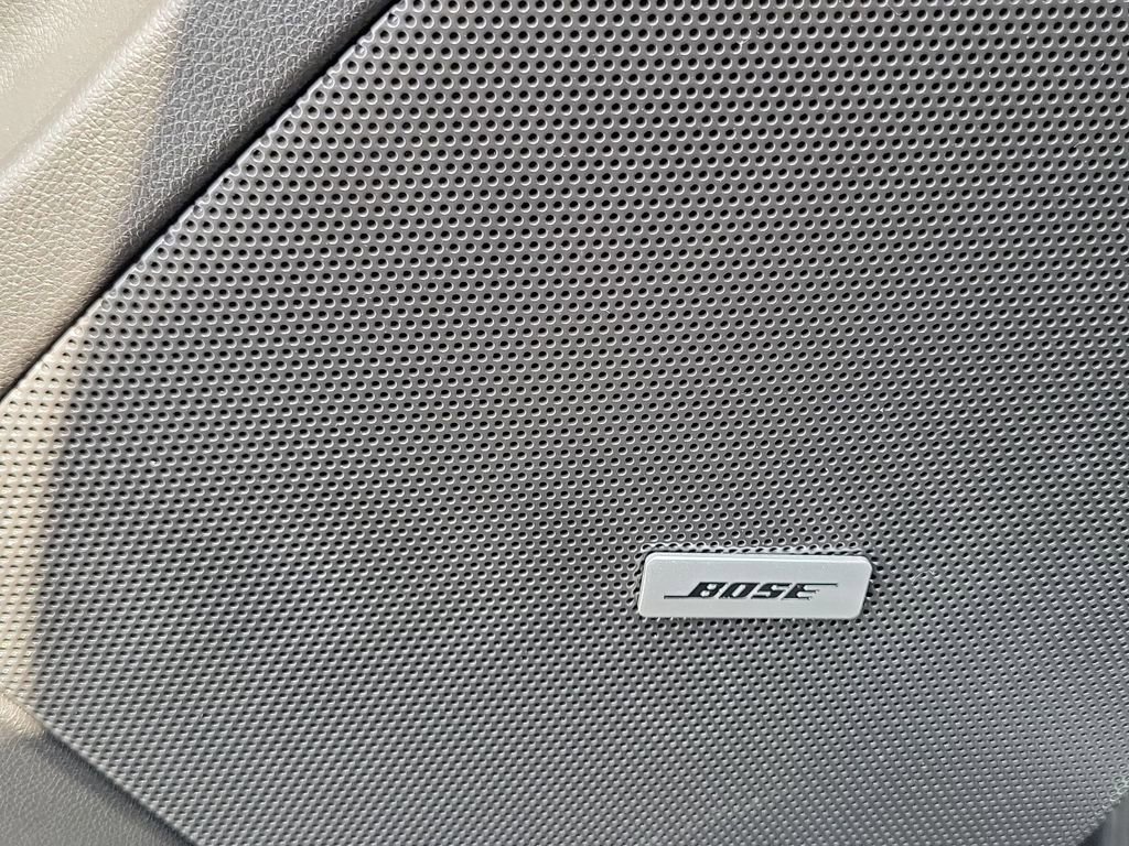 Used 2025 Cadillac XT6 Premium Luxury w/ Technology Package FWD image 24