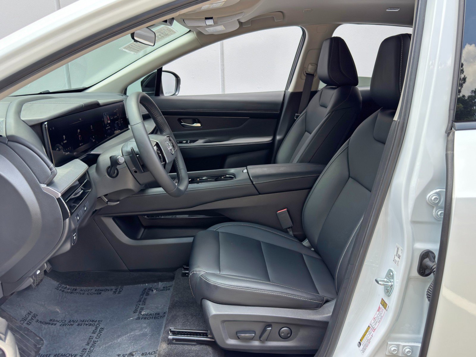 Used 2025 Nissan Murano SV AWD/4WD image 15