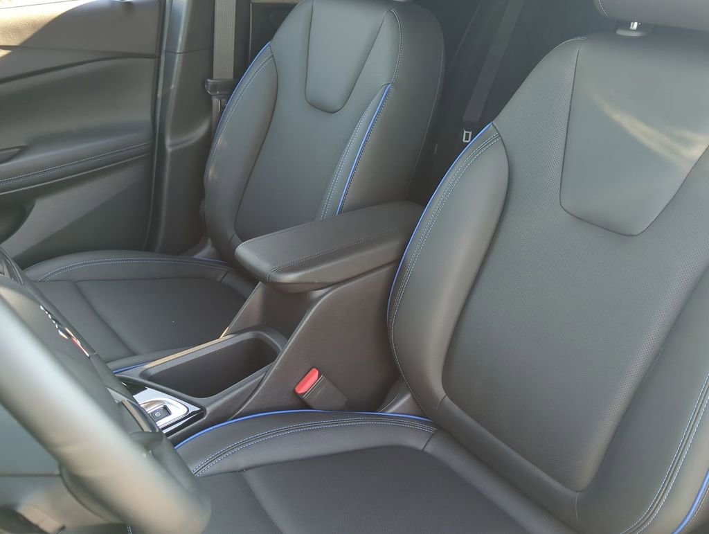 Used 2025 Buick Encore GX Sport Touring w/ Advanced Technology Package image 18