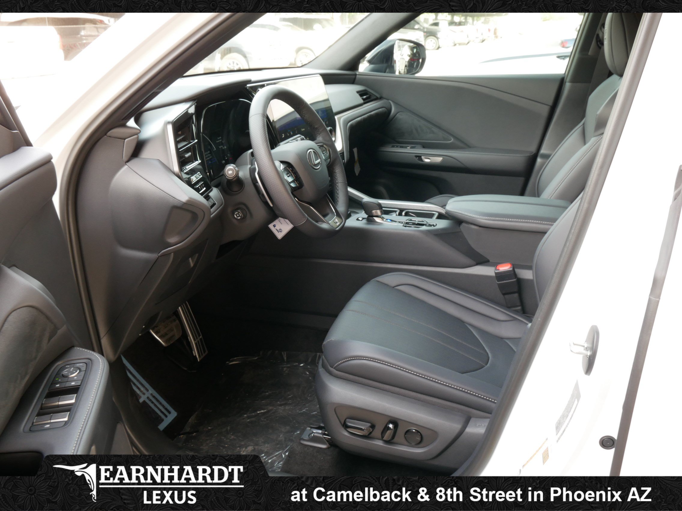 New 2026 Lexus TX 500h AWD w/ Technology Package image 4