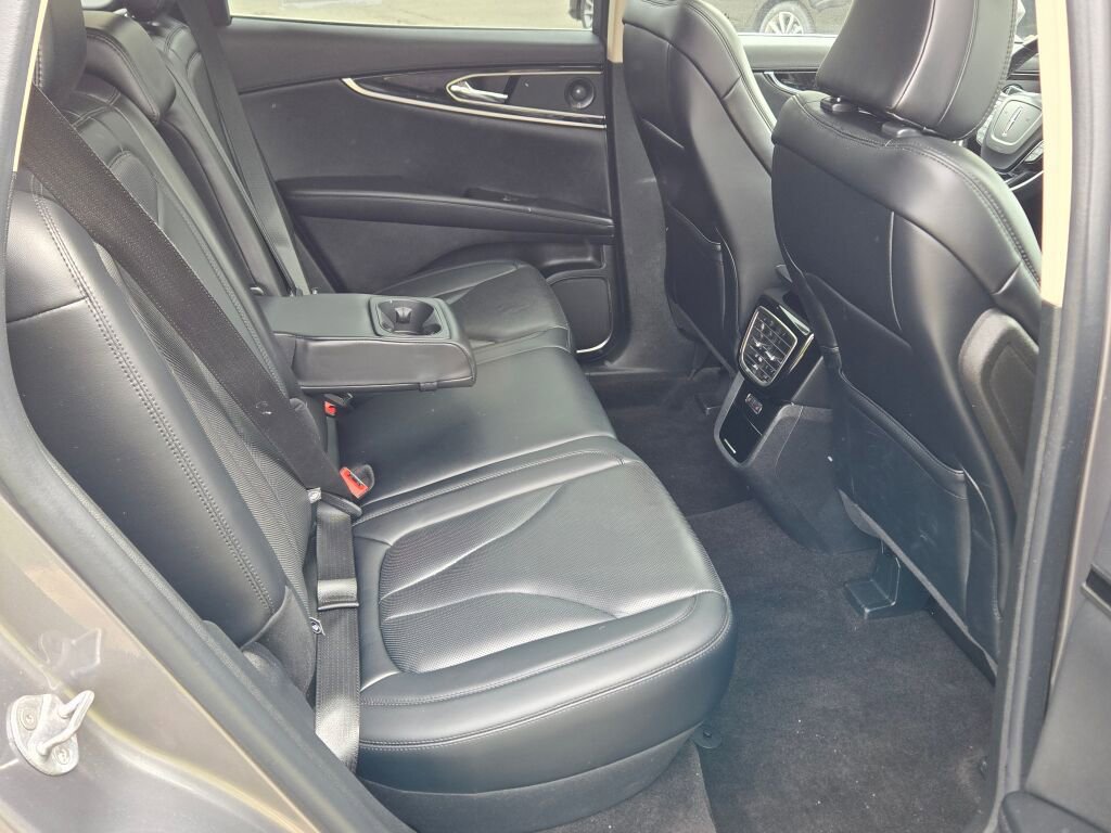 Used 2021 Lincoln Nautilus Reserve w/ Monochromatic Package image 13