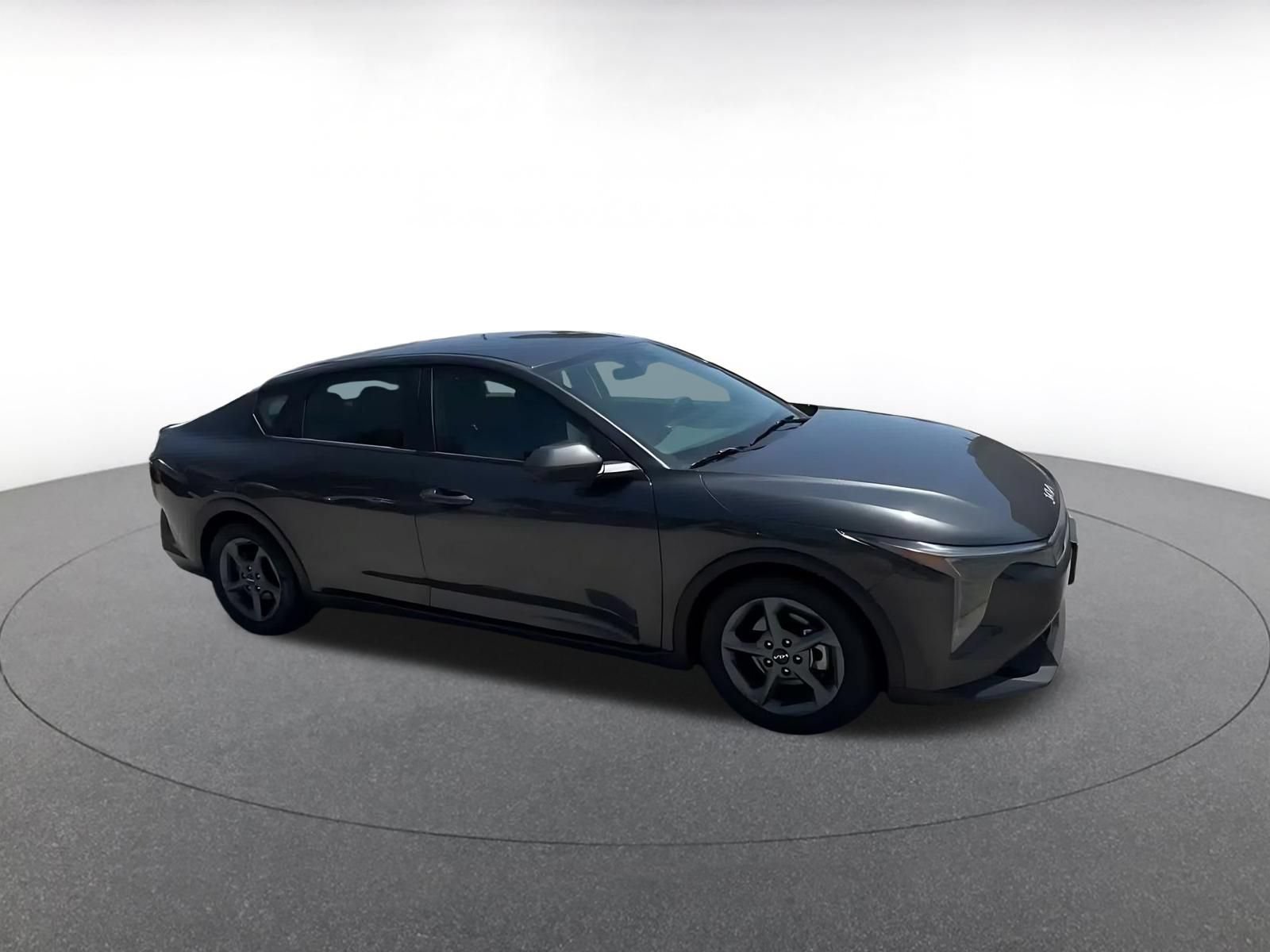 Used 2025 Kia K4 FWD image 2