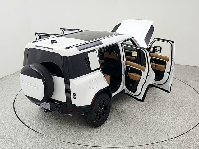 New 2026 Land Rover Defender 110 X-Dynamic SE AWD/4WD image 39