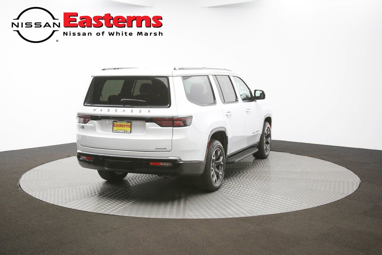 Used 2023 Jeep Wagoneer Series III w/ Preferred Equipment Group image 38