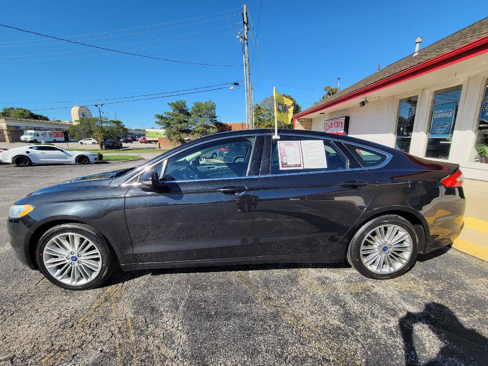 Used 2014 Ford Fusion SE w/ Equipment Group 202A FWD image 12