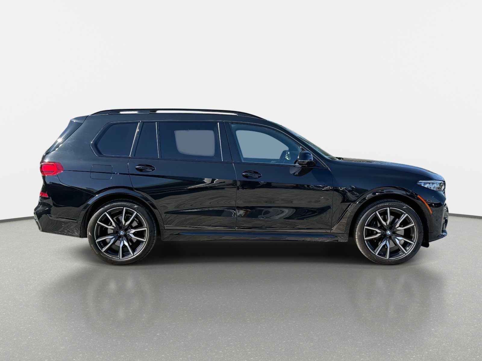 Used 2021 BMW X7 xDrive40i w/ M Sport Package image 2