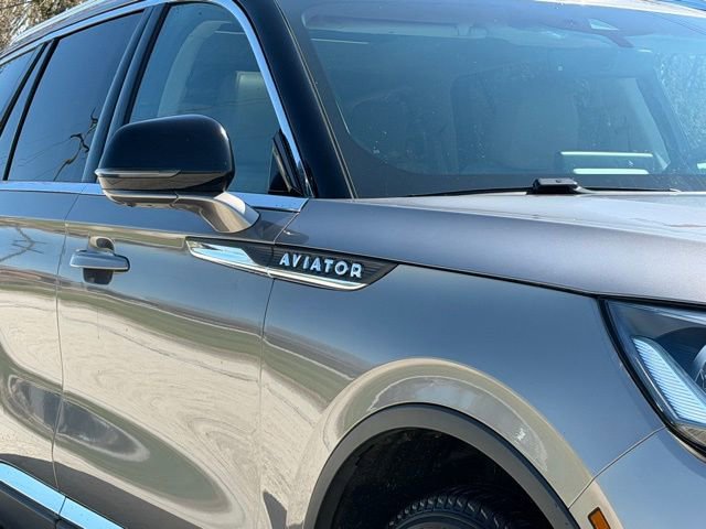 Used 2020 Lincoln Aviator Reserve w/ Equipment Group 201A image 2
