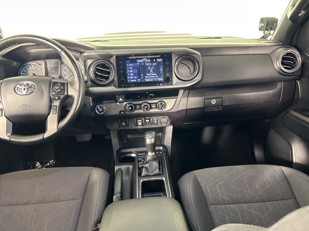 Used 2018 Toyota Tacoma TRD Sport RWD image 19