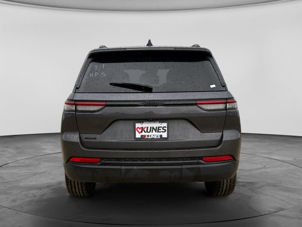Used 2023 Jeep Grand Cherokee Altitude AWD/4WD image 9