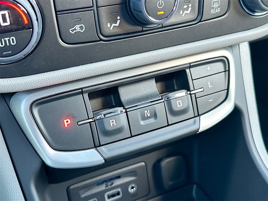 New 2024 GMC Terrain SLT w/ Tech Package image 22