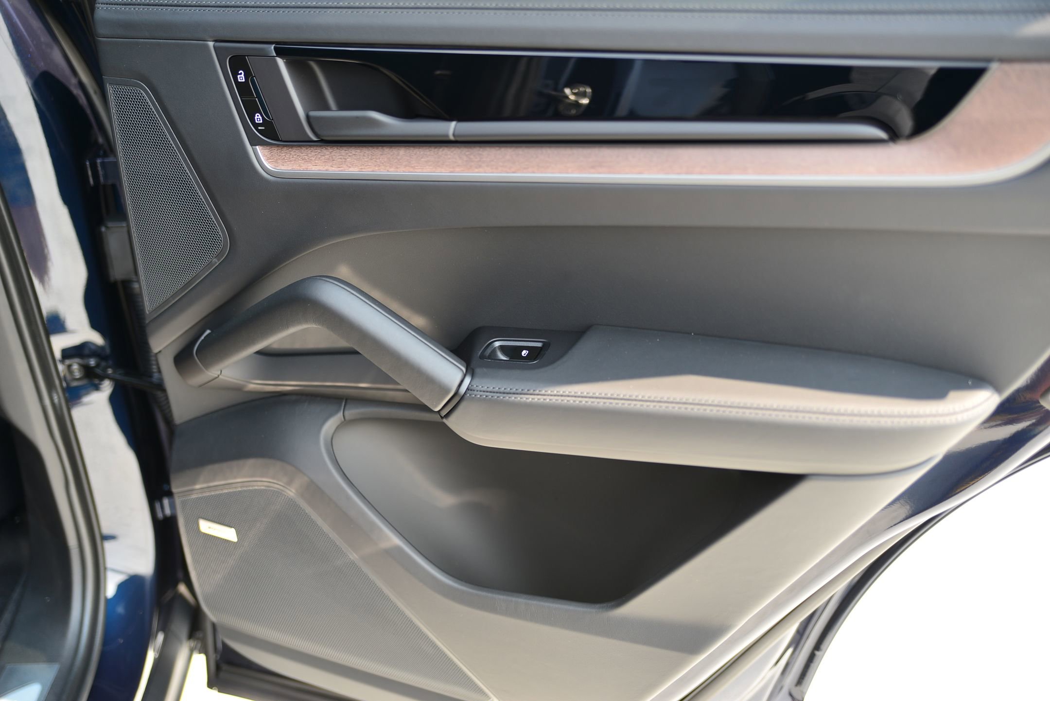 Certified 2026 Porsche Cayenne Coupe AWD image 25