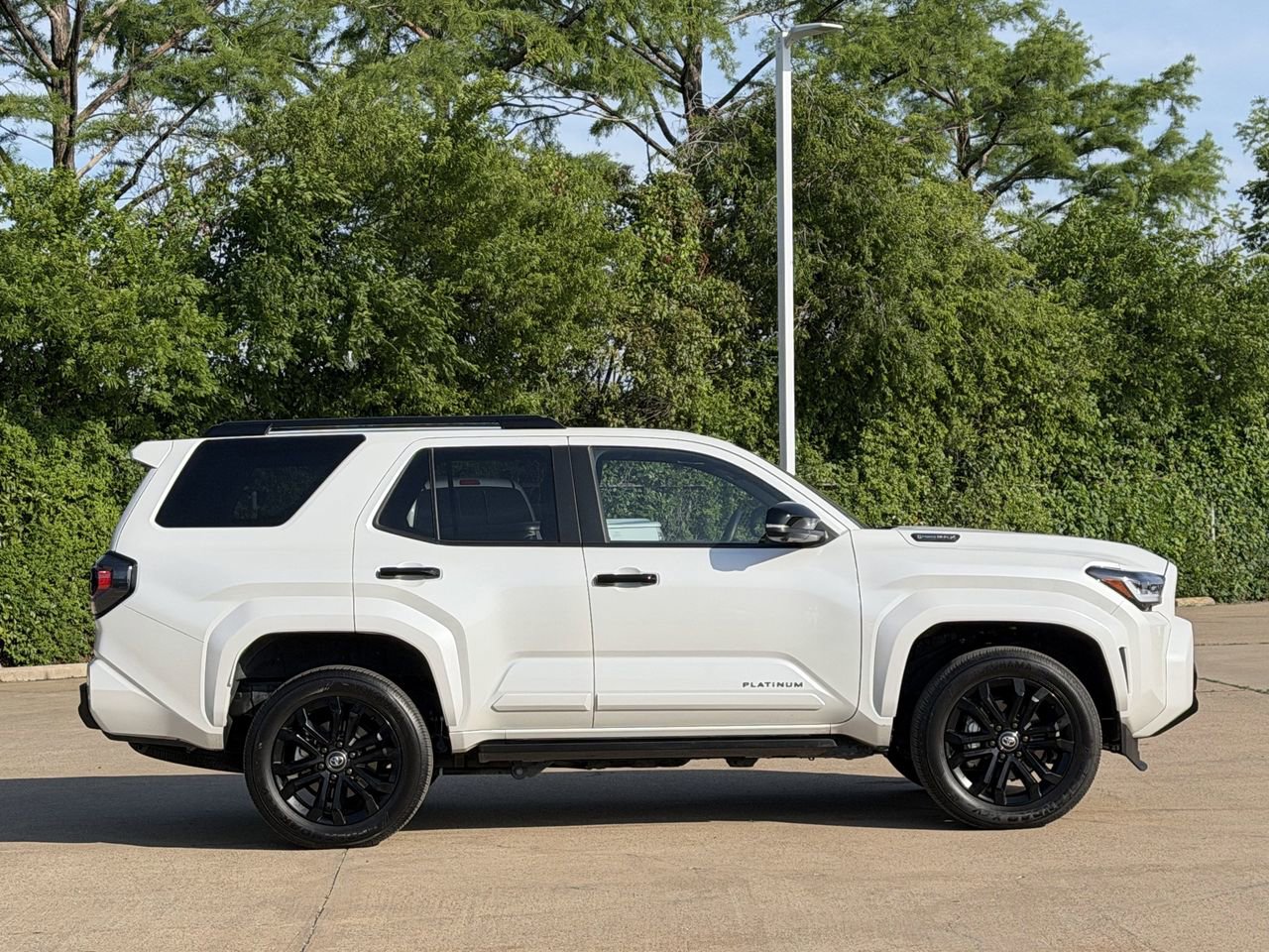 Used 2025 Toyota 4Runner 4WD image 3
