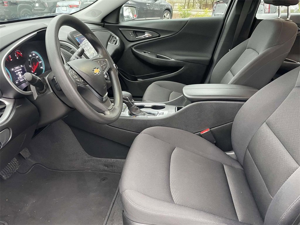 Used 2025 Chevrolet Malibu LT image 15