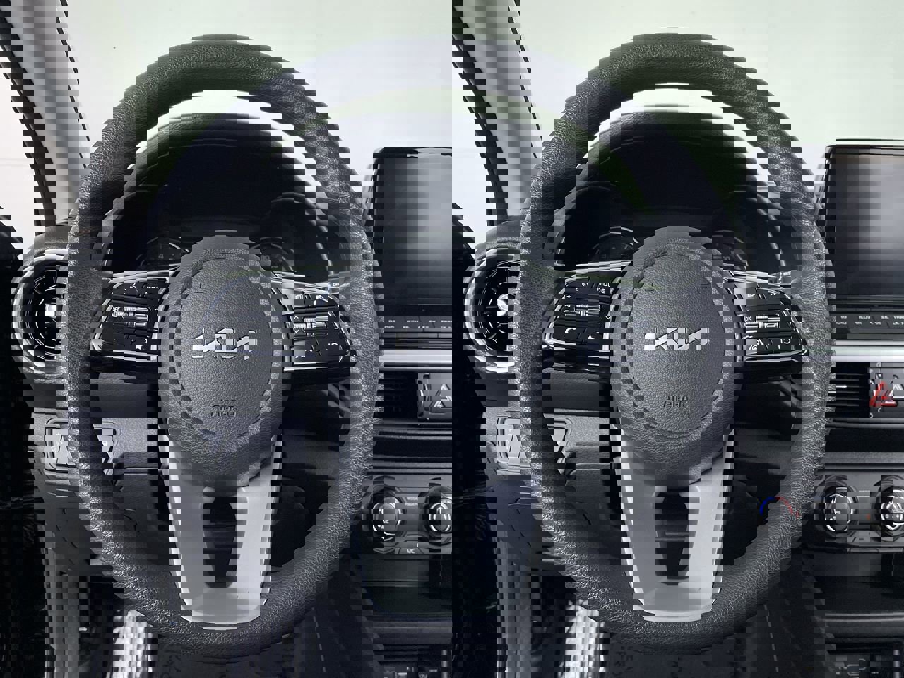 Used 2022 Kia Forte LXS image 13