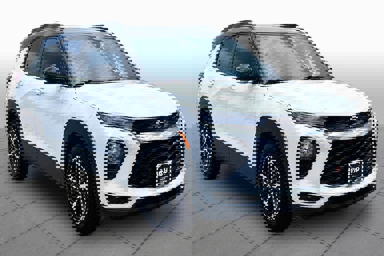 Used 2021 Chevrolet TrailBlazer RS w/ Technology Package FWD image 3