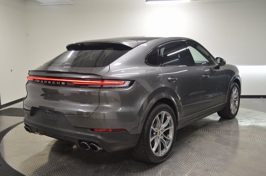Certified 2024 Porsche Cayenne Coupe image 7
