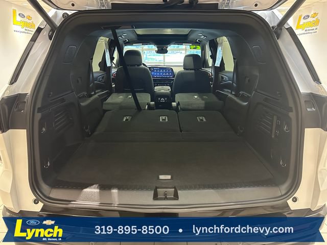 Used 2024 Chevrolet Traverse RS AWD/4WD image 25