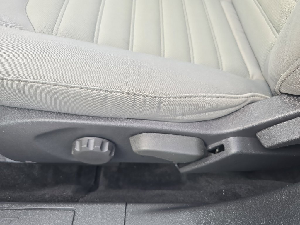 Used 2015 Ford Fusion S image 16