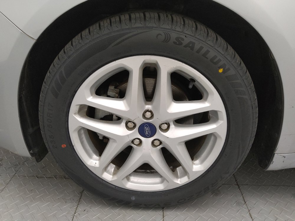 Used 2020 Ford Fusion SE FWD image 31