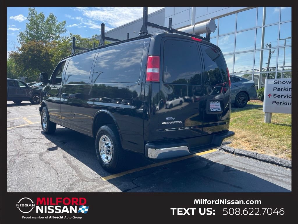 Used 2020 Chevrolet Express 2500 w/ Driver Convenience Package RWD image 3