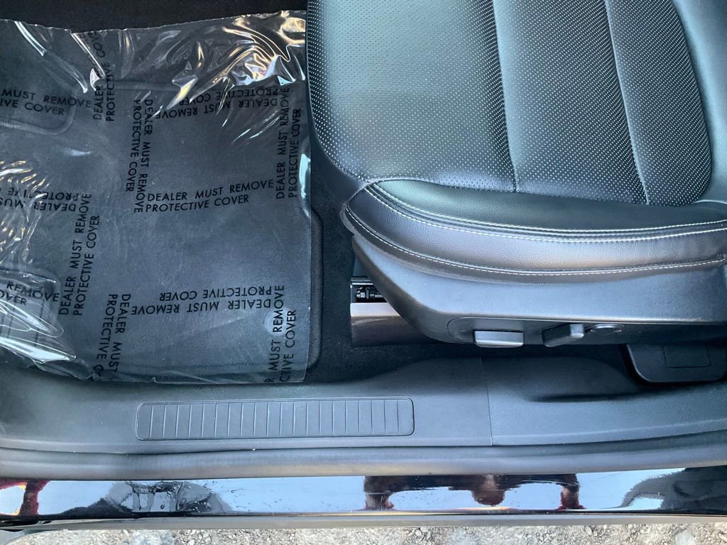 Used 2021 Ford Escape Titanium image 16