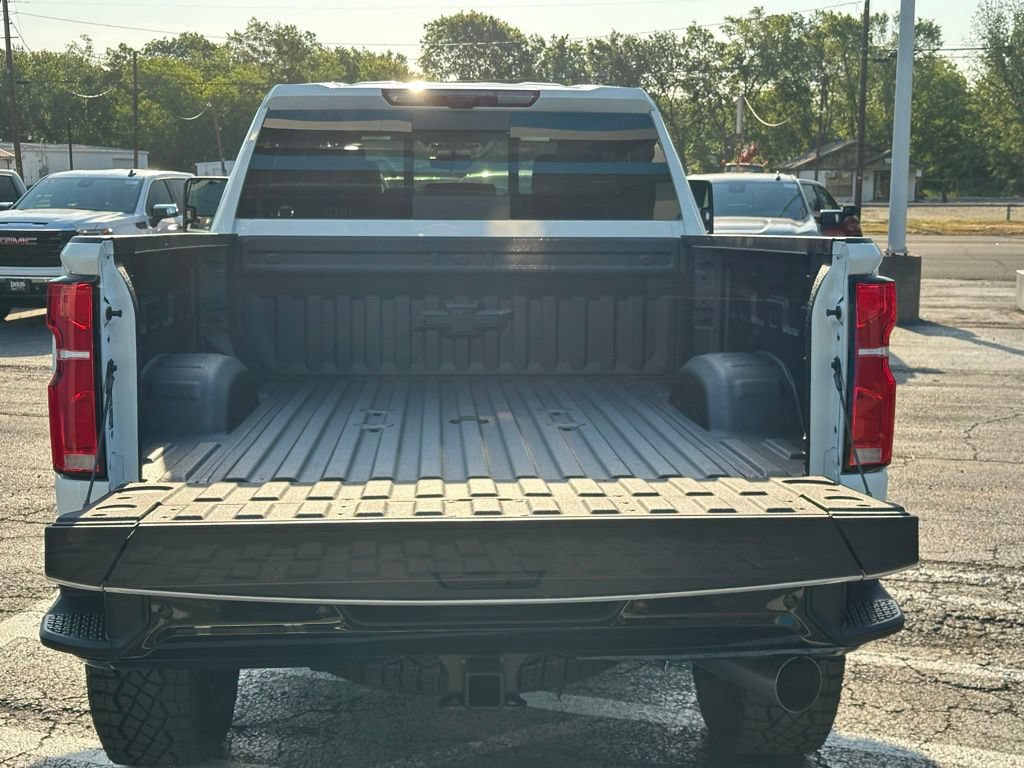 New 2026 Chevrolet Silverado 2500 ZR2 AWD/4WD image 6