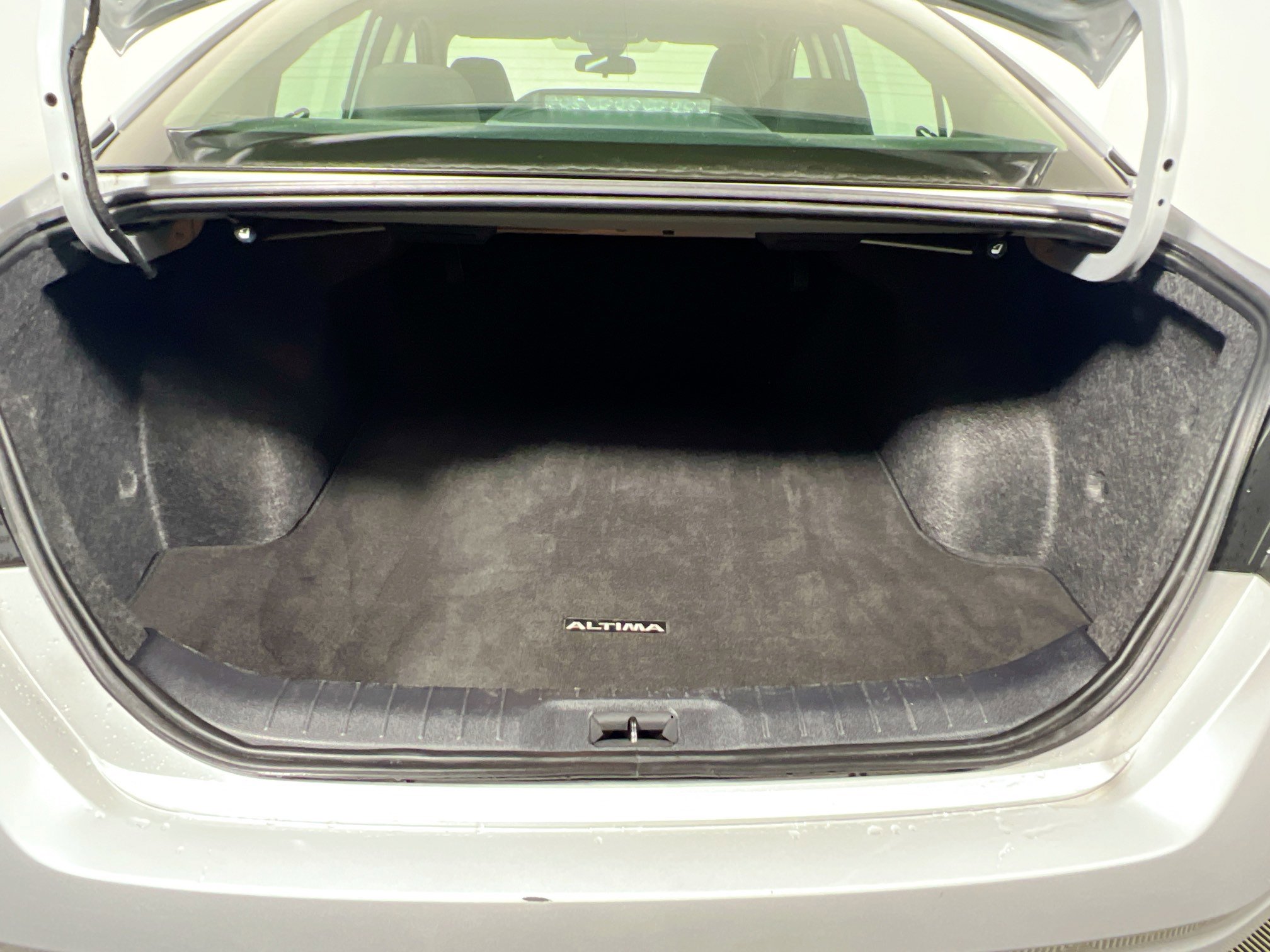 Used 2024 Nissan Altima 2.5 SV image 34