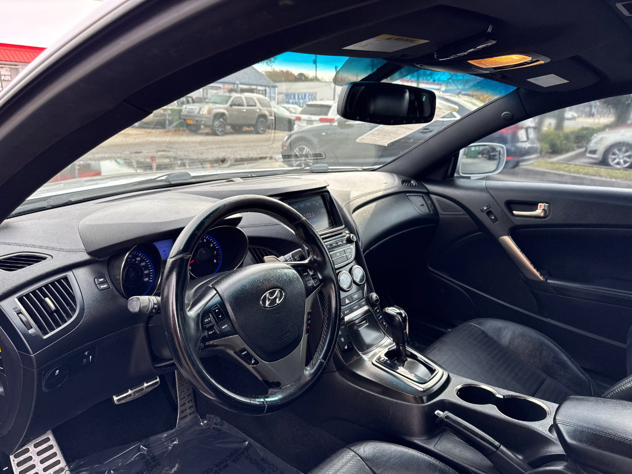 Used 2016 Hyundai Genesis Coupe 3.8 image 11