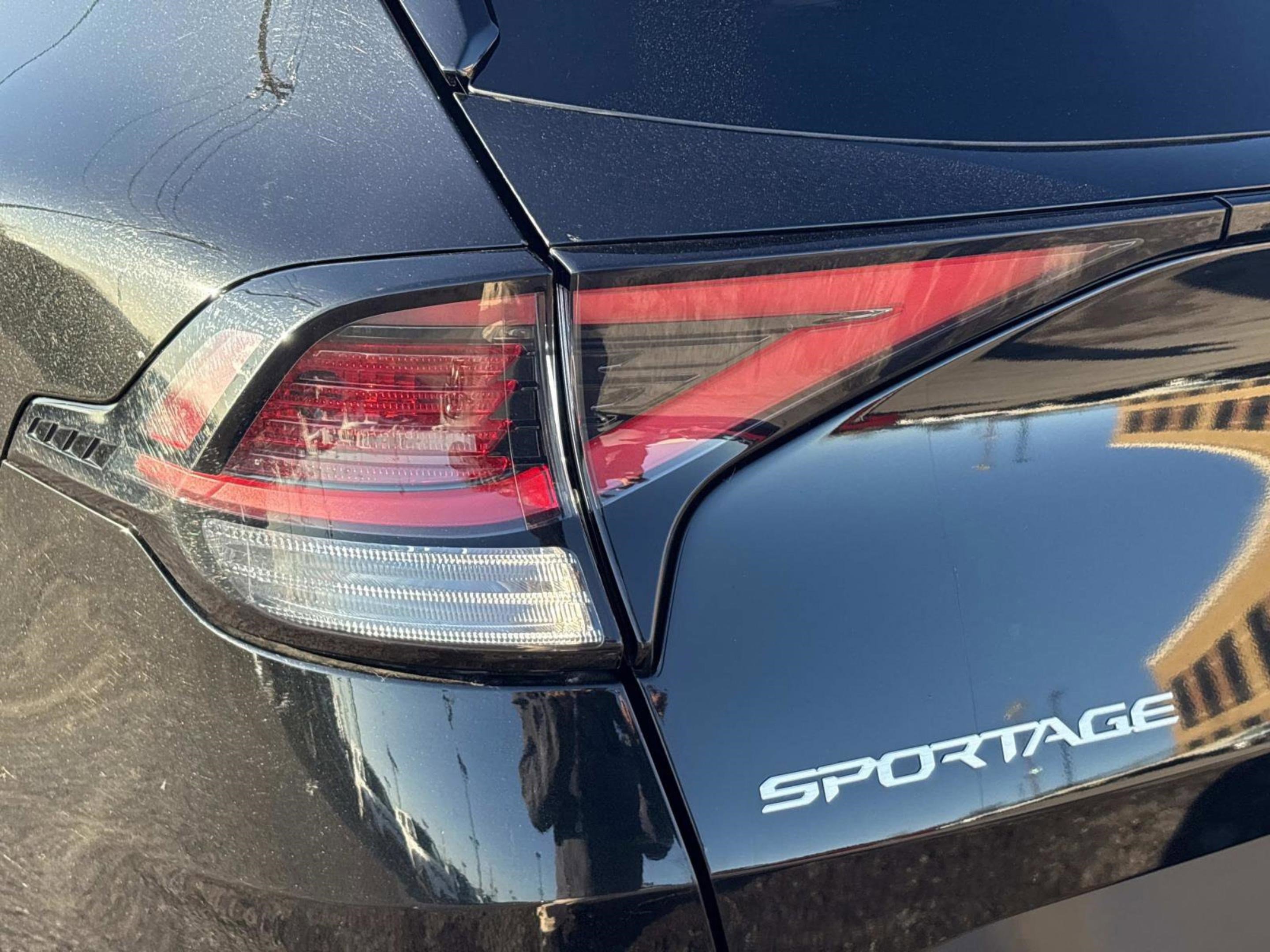 Used 2024 Kia Sportage LX image 11