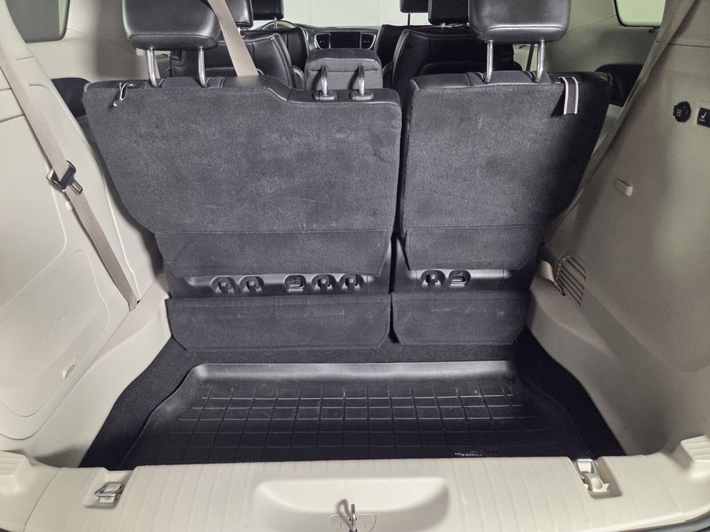 Certified 2018 Chrysler Pacifica Limited w/ Advanced Safetytec Group image 28