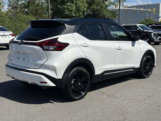 Used 2023 Nissan Kicks SR w/ SR Premium Package FWD image 2