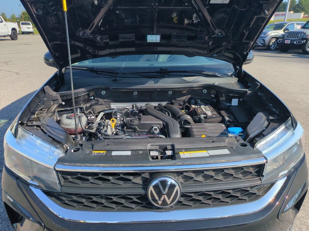 Used 2022 Volkswagen Taos SE AWD/4WD image 36