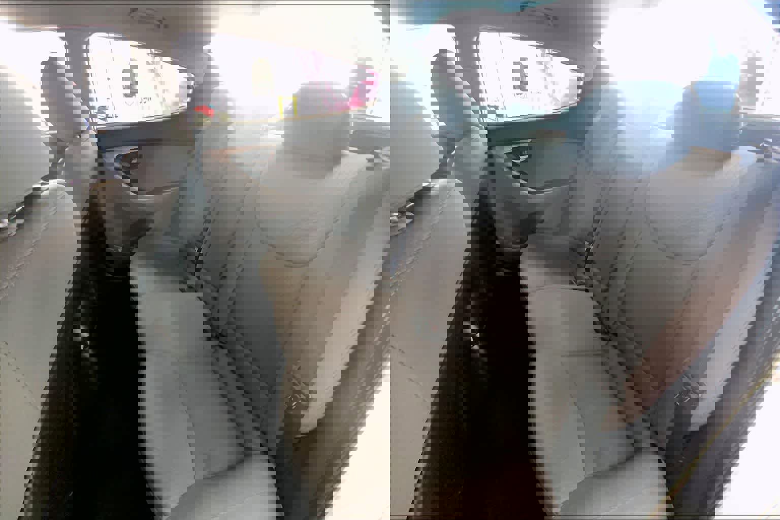 Used 2016 Hyundai Elantra SE image 26